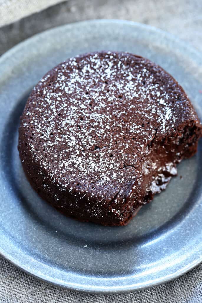 Restaurant-style gluten free chocolate lava cakes with a warm, gooey center. For your Valentine, or any time!