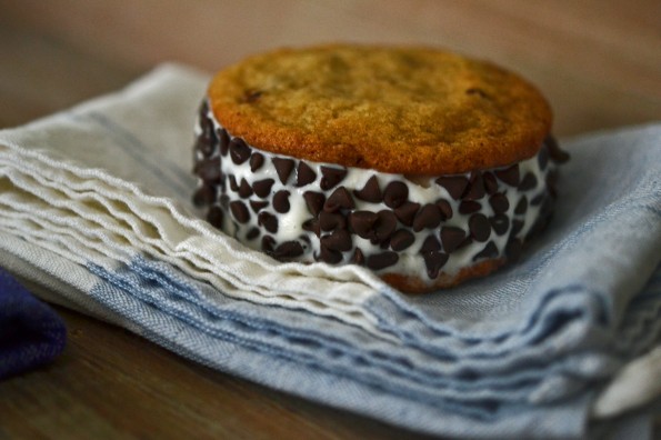 Chipwich Thin & Chewy Chocolate Chip Ice Cream Sandwich