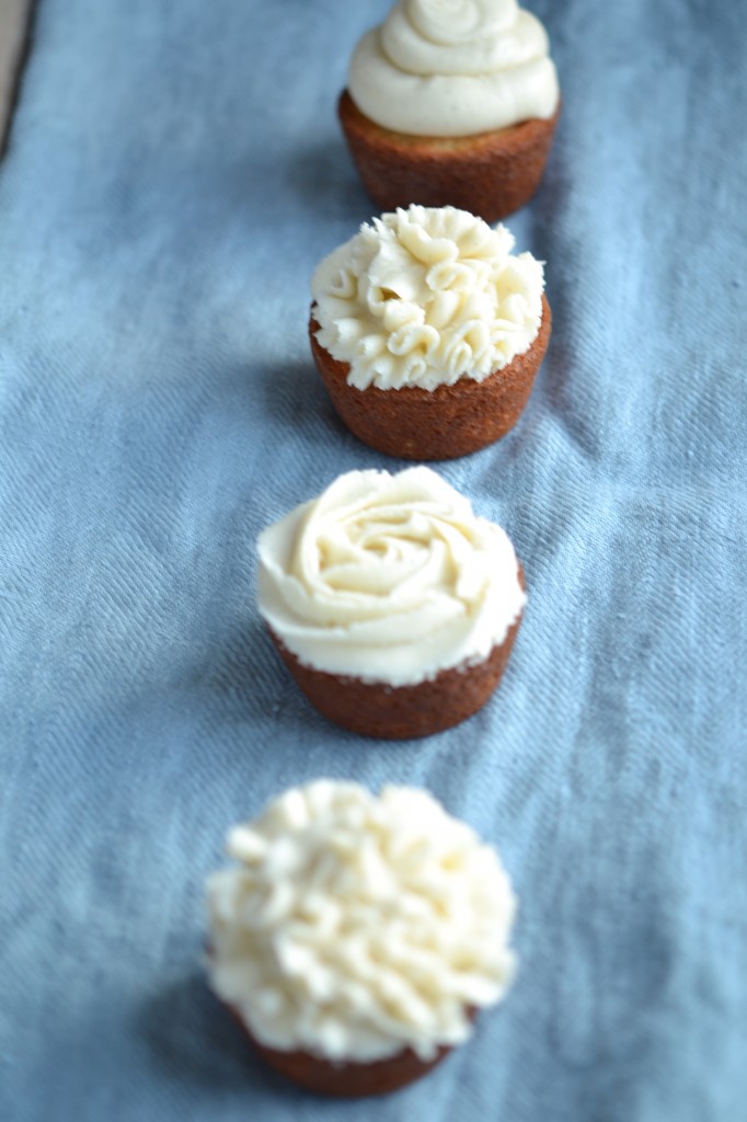 3 Cupcakes with white chocolate frosting 