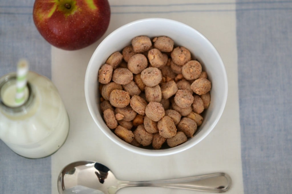 A bowl of Apple jack style cereal