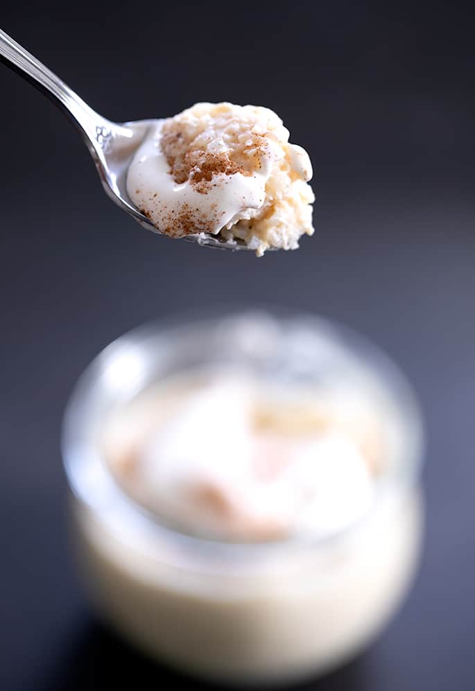 Learn how to make rice pudding with any kind of rice, whether it's cooked or raw, and with any kind of milk. All it takes is a few basic ingredients to serve it warm or cold.