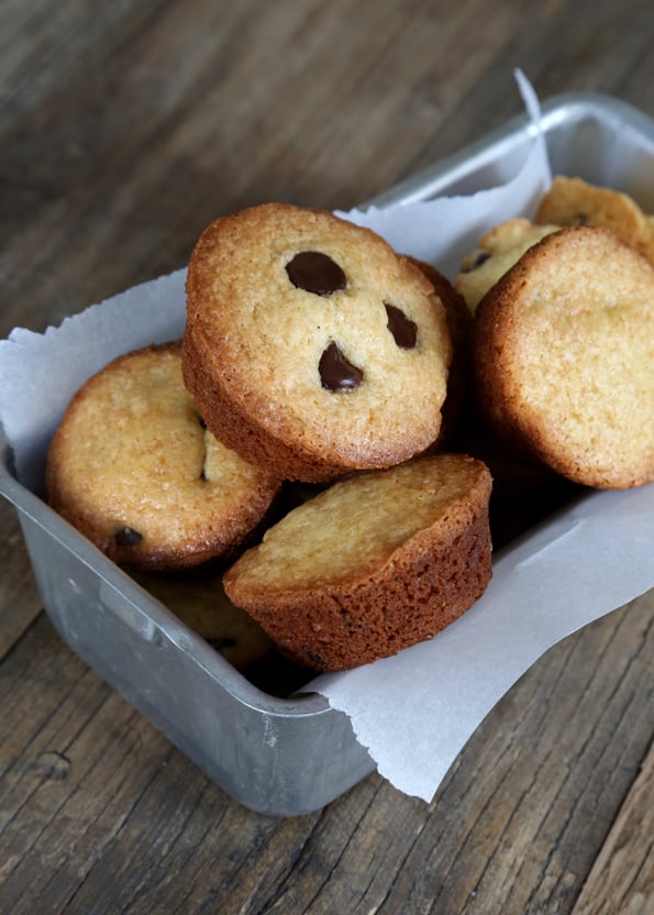 Blonde brownies in metal dish