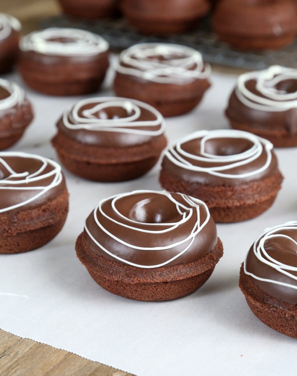 Easy Cake Mix Donuts {BAKED} - Mama Loves Food