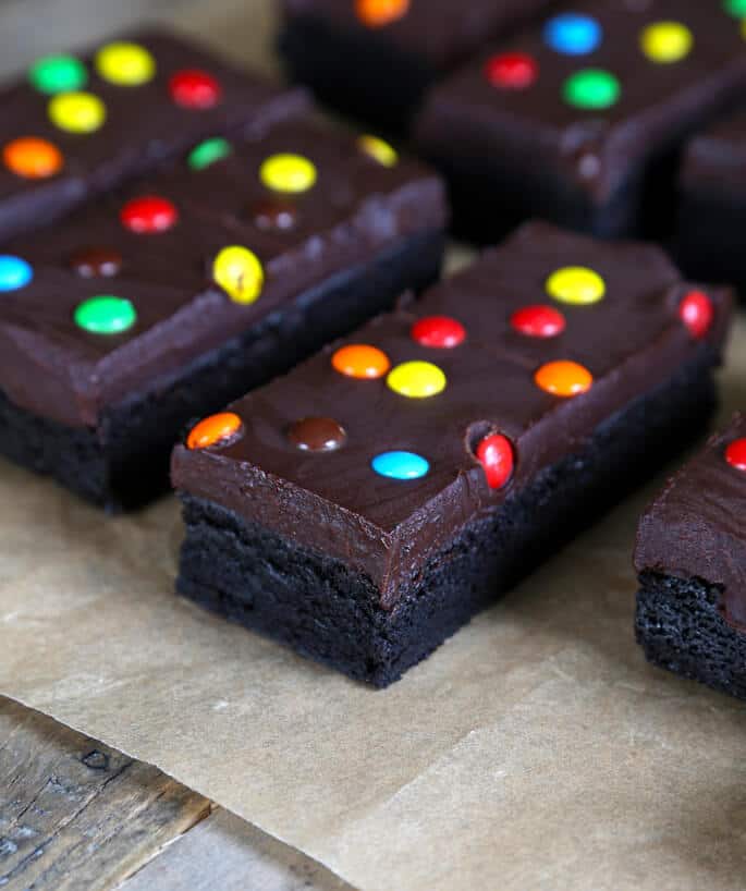 REVIEW: Hostess Brownies made with Milk Chocolate M&M's - The