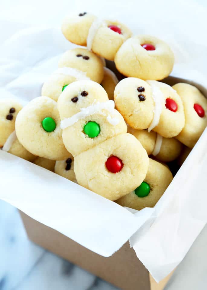 Snowman cookies in a box 