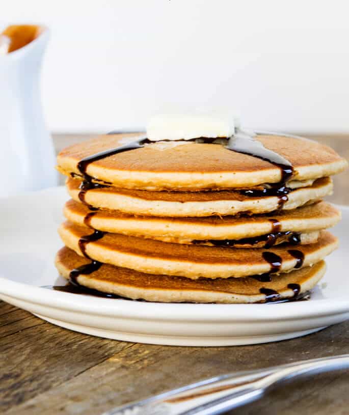 Made with a blend of naturally gluten free buckwheat flour and all purpose gluten free flour, these gluten free buckwheat pancakes make for a lower carb, totally satisfying breakfast. The healthy chocolate sauce means you can't refuse!