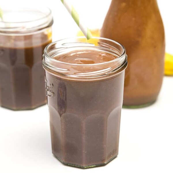 A healthy Paleo smoothie made with just 4 ingredients, including almond or coconut milk, dates, bananas, and cocoa powder. Like chunky monkey, but without any added sugar!