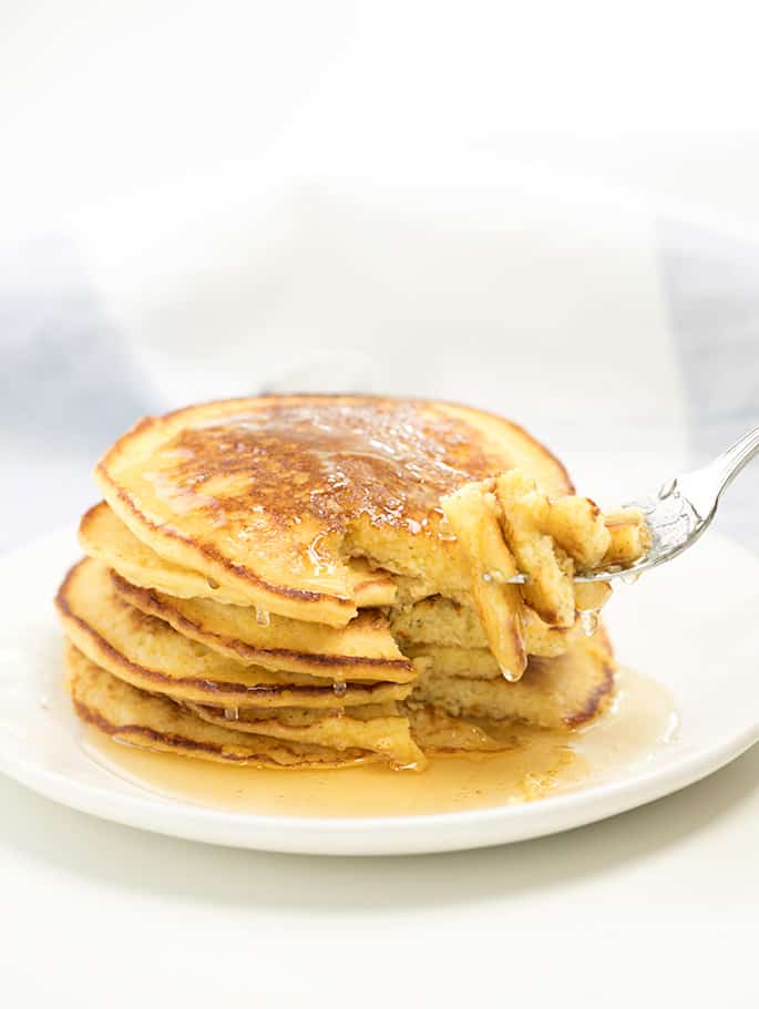 https://glutenfreeonashoestring.com/wp-content/uploads/2017/08/Cornmeal-Pancakes-Forkful.jpg