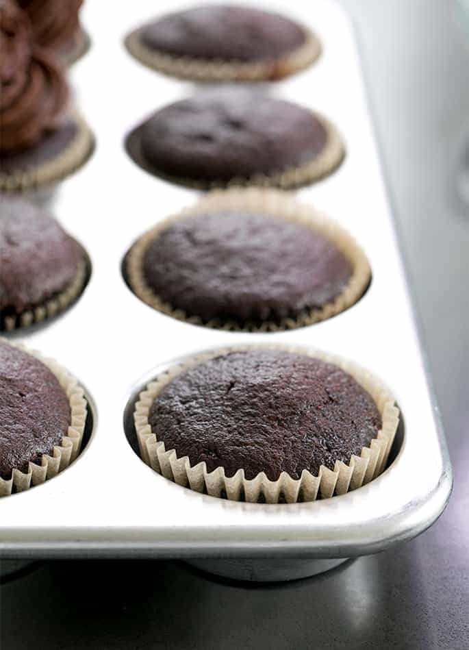 When you need to make gluten free chocolate cupcakes and you only want the best, easy recipe, these perfectly moist and tender cakes are the only treats you need!