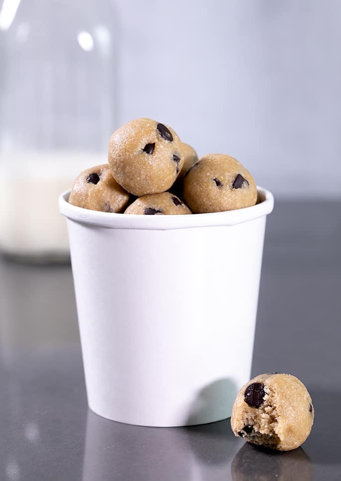 Just for eating, not baking, this eggless edible cookie dough recipe is made with oats for a safe, delicious treat—all without turning on the oven. Have your dough and eat it too!