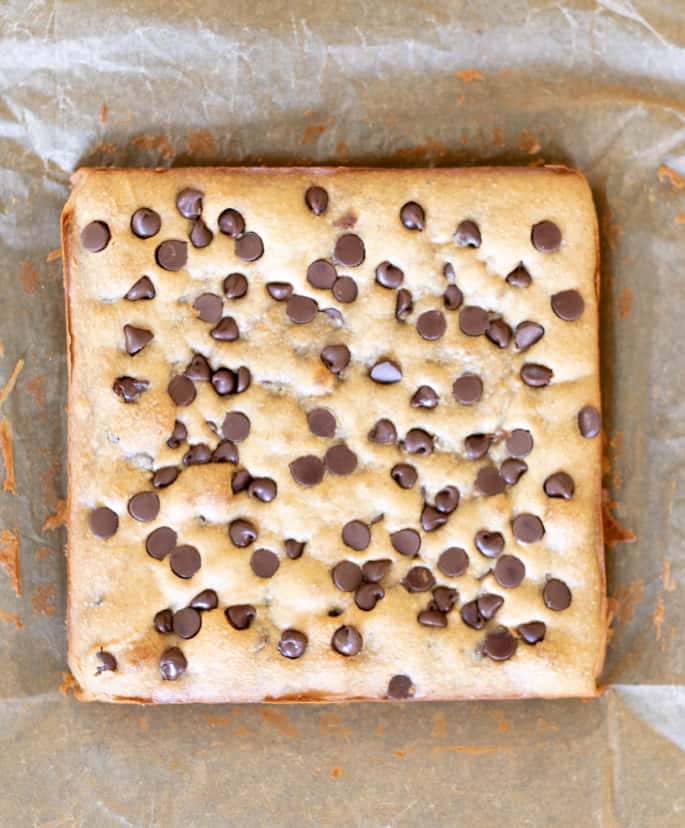 Rich in peanut butter flavor, these super chewy blonde brownies are made without any dairy or grains and they're naturally gluten free. 