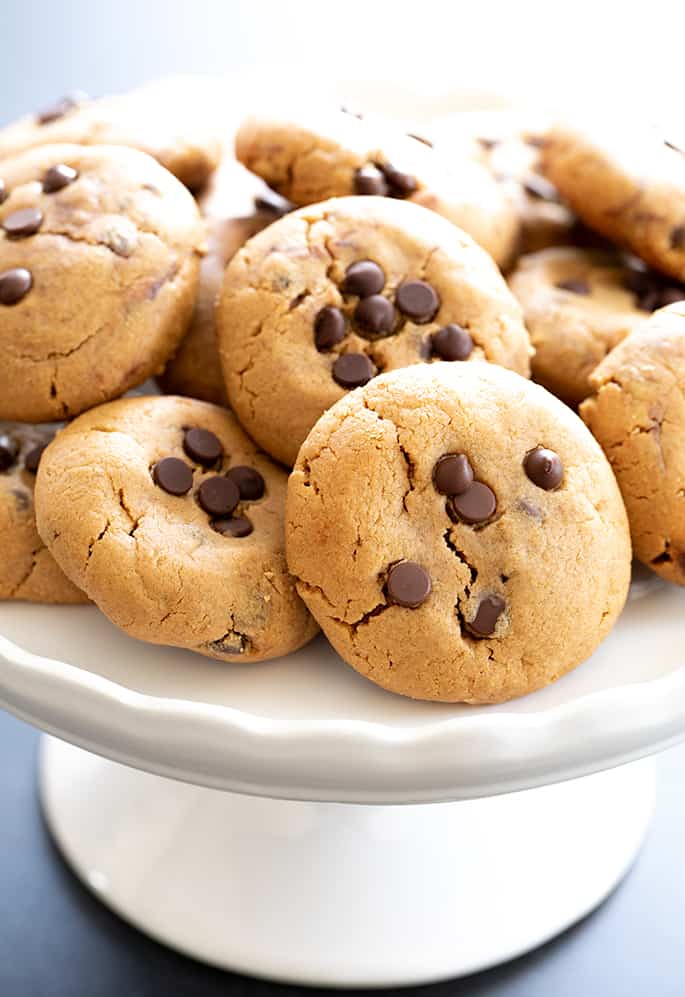 This recipe for flourless peanut butter chocolate chip cookies, with only 6 simple ingredients, makes perfectly soft and chewy cookies. You'll never believe they have no flour!