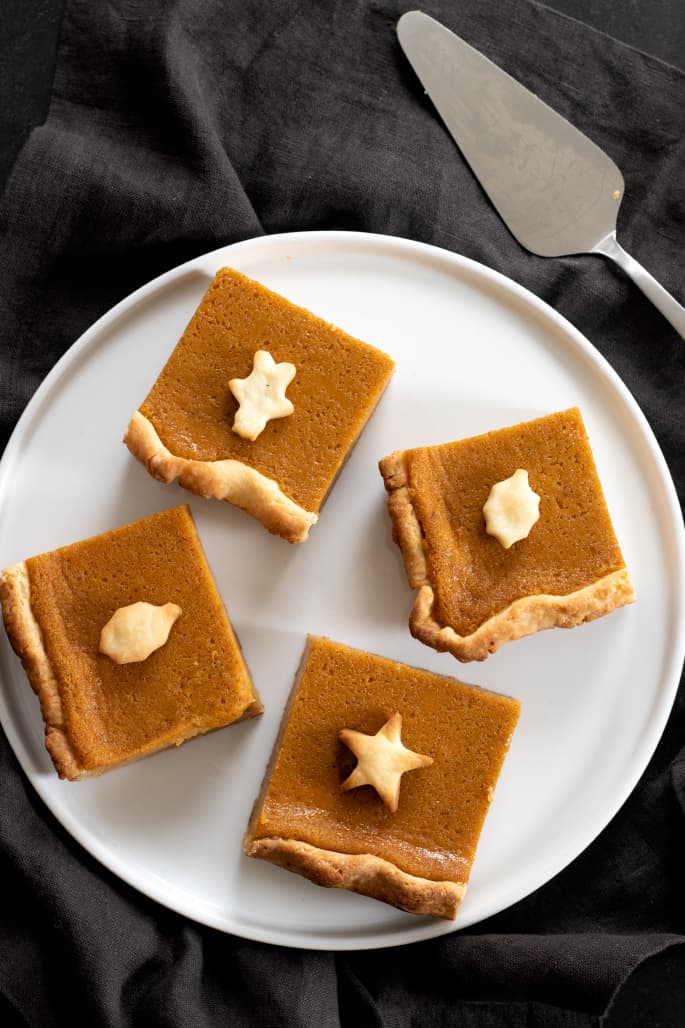 Gluten free pumpkin slab pie overhead image of slices on a platter.