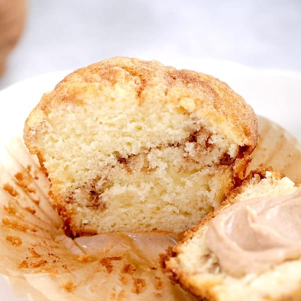 gluten free cinnamon roll cupcakes