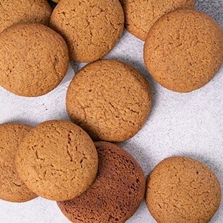 Crispy gluten free gingersnaps