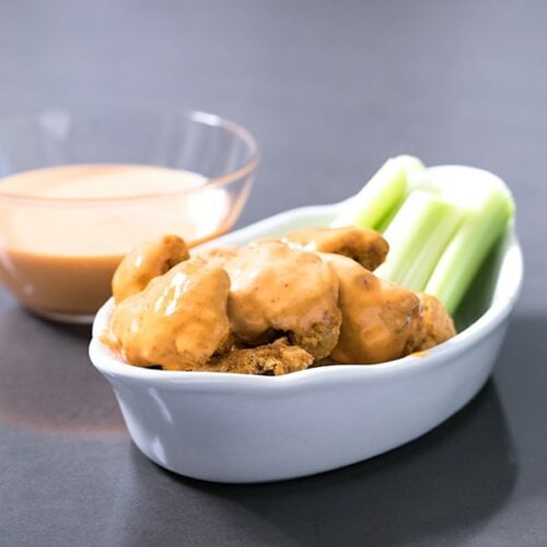 air fryer buffalo cauliflower bites