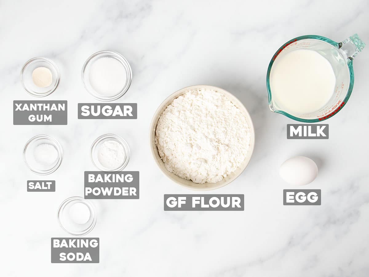 Ingredients for the pancakes in small bowls.