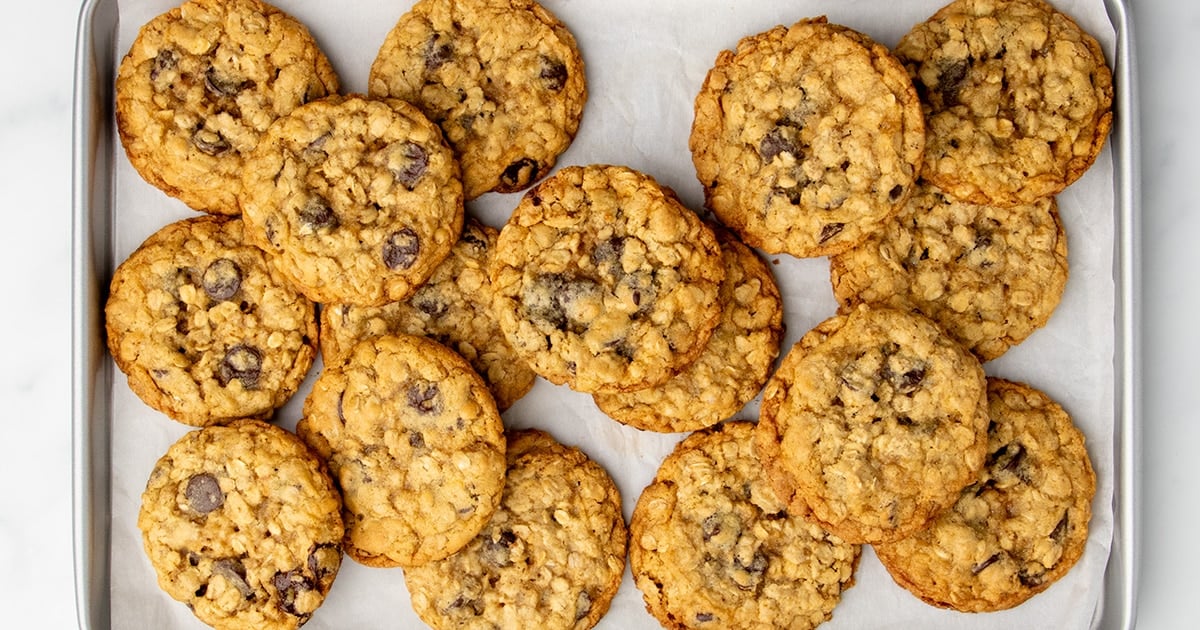 Classic Gluten Free Oatmeal Cookies (Thick & Chewy)